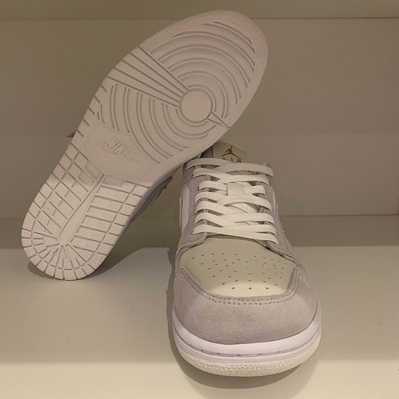 Men's Jordan 1 Paris DS - Picture 2 of 3